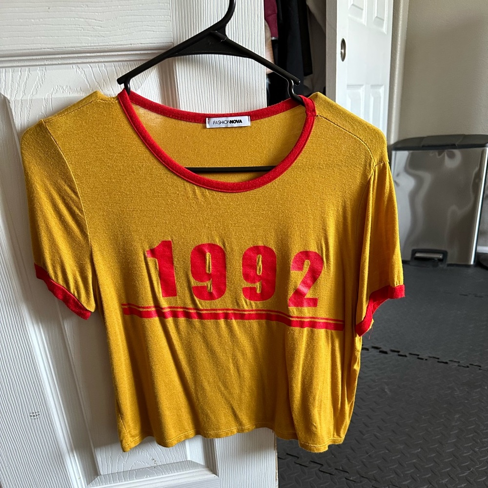 Large 1992 Cropped T-shirt